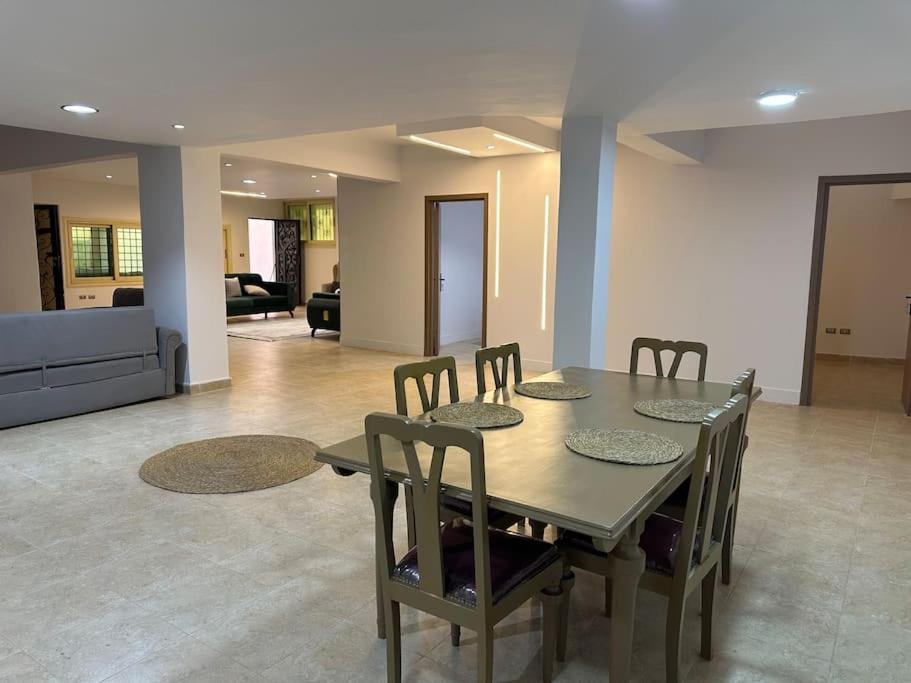 2b With Private Garden Apartment